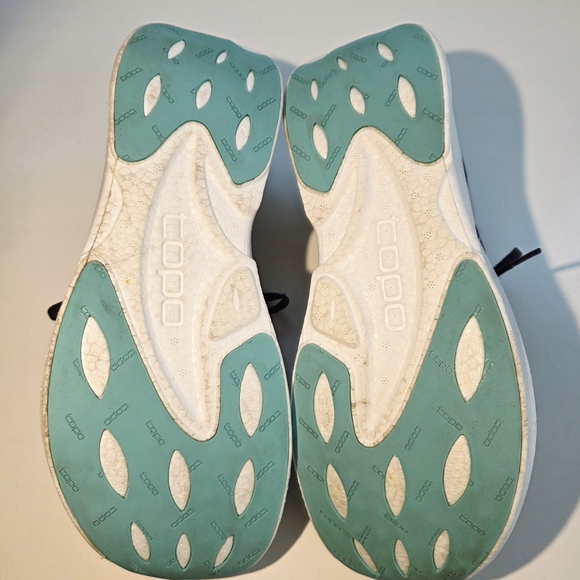 Women's Topo Athletic Cyclone Road Shoes Sz 10 Great Condition! - Picture 5 of 7